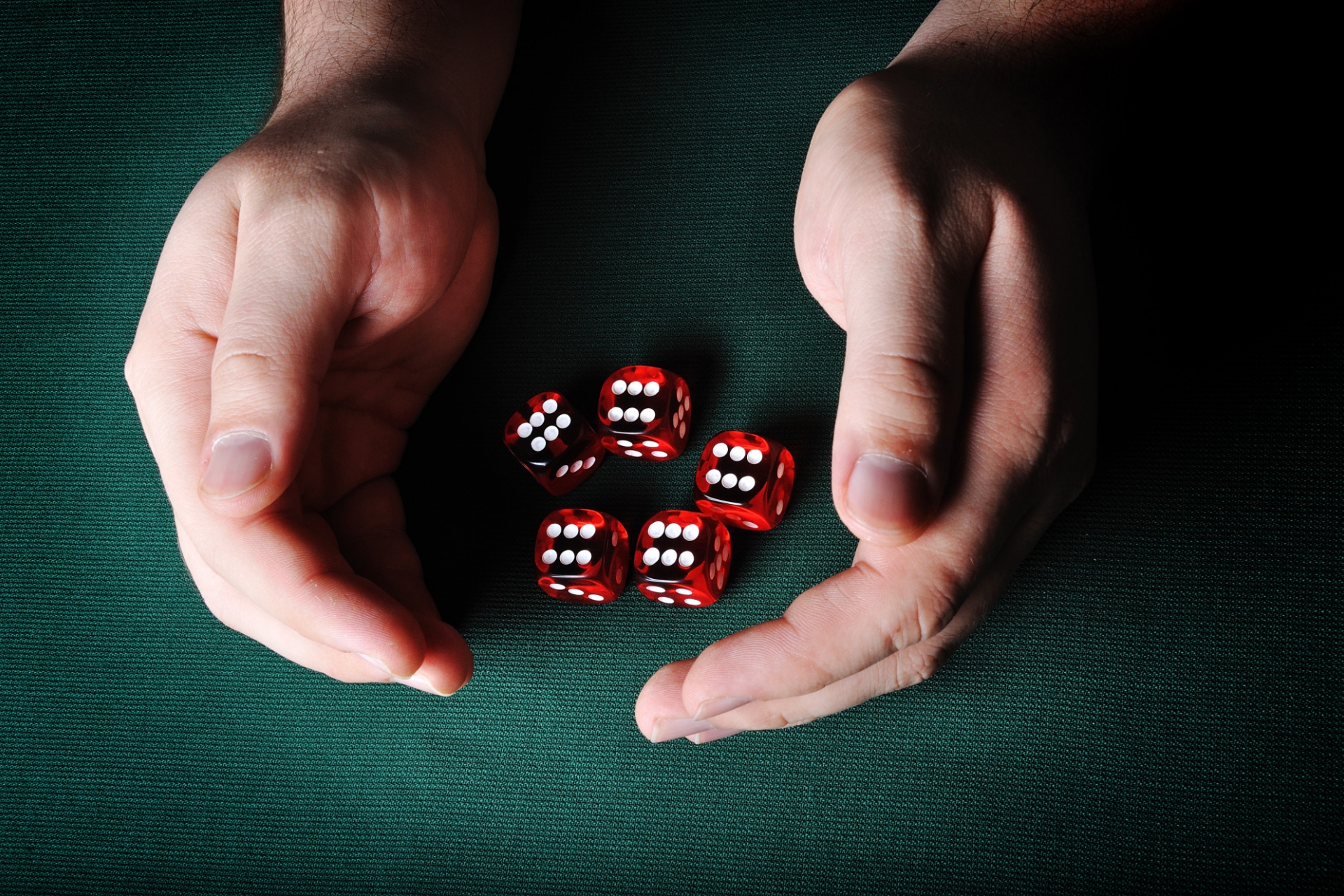 så kombinerar du yatzy med andra populära spel online